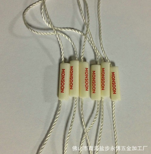 服裝吊粒巧妙的制造過程很是驚訝