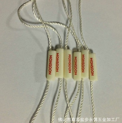服裝吊粒是怎么樣做出來的呢？滿足你的好奇心