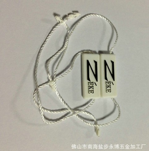 服飾吊粒在制造過(guò)程j是成功生產(chǎn)中的重要步驟！